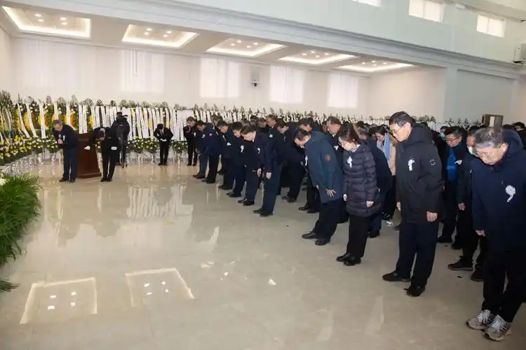 邱大洪院士遗体告别仪式举行