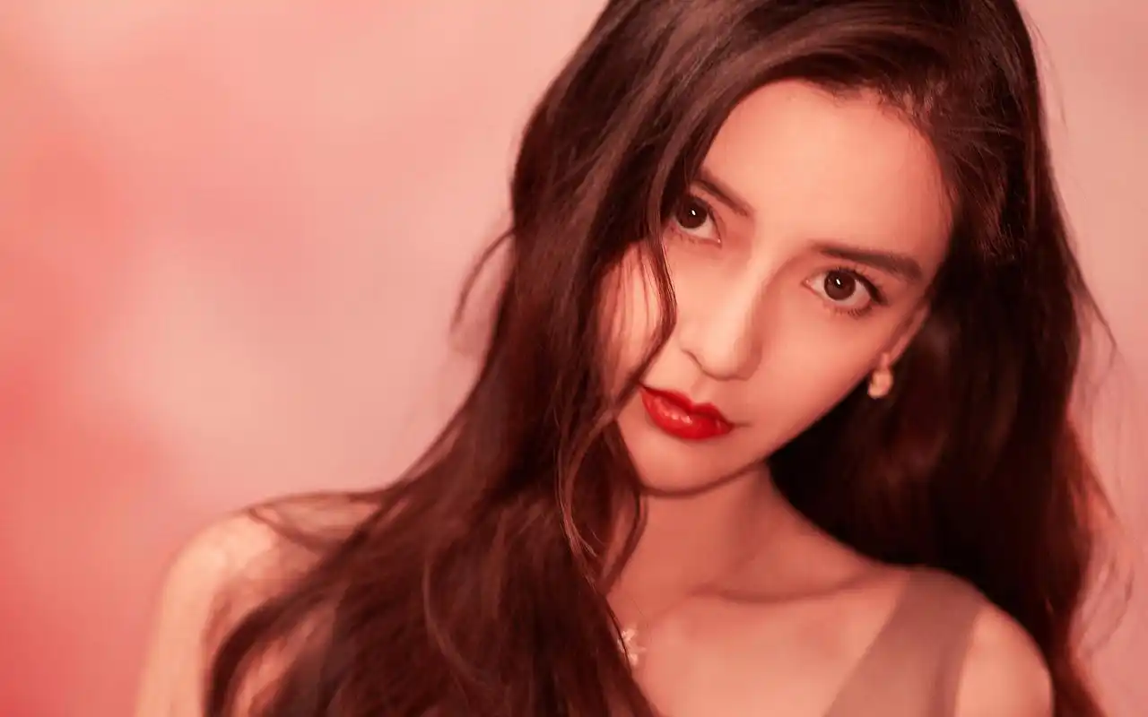 angelababy性感优雅写真桌面壁纸