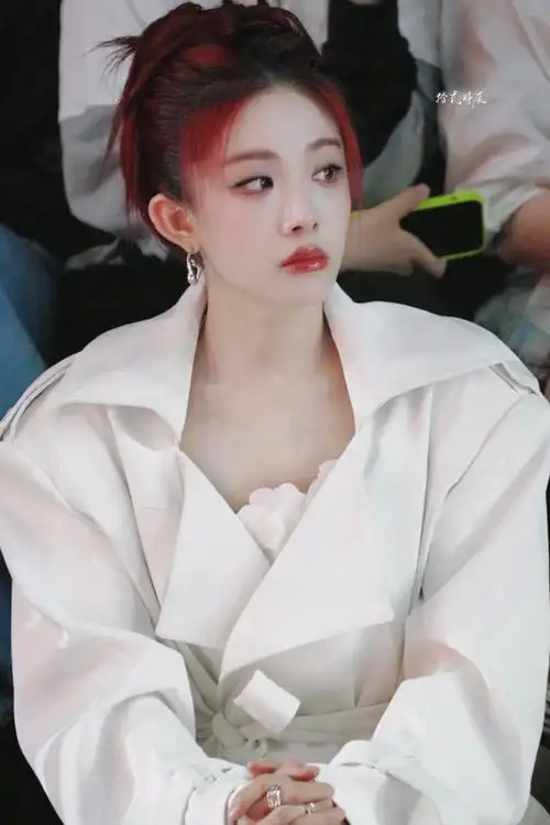 喻言上海时装周