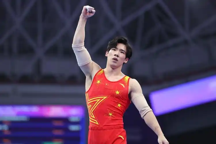亚运会体操男子个人全能 张博恒创纪录夺冠 兰星宇摘铜