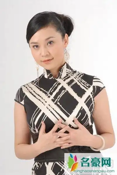 上海主持人张芳奶大及个人资料 张芳生二胎了吗