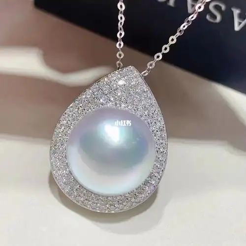 高级感霸屏的满钻澳白珍珠吊坠奢华大气18k