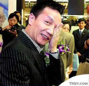 周正毅自己也一定没想到现在的局面 供图/photocome开馄饨店起家成为