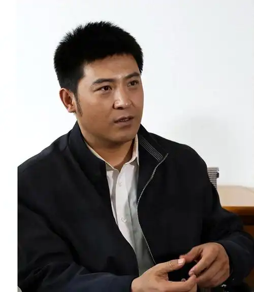 演员孙涛娶平凡妻子李莉钱也归她管成名后更爱她