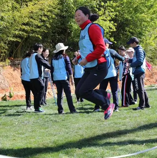 云南玉溪分行举行庆祝三八户外拓展活动