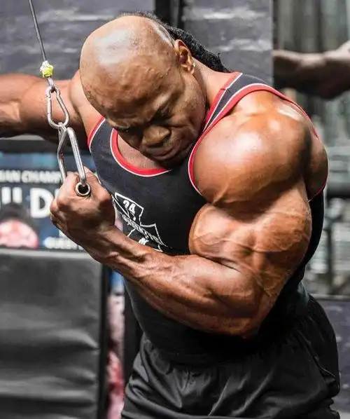 世界级的肌肉块头,撸铁的十个场景,眼神中的杀气让人颤抖
