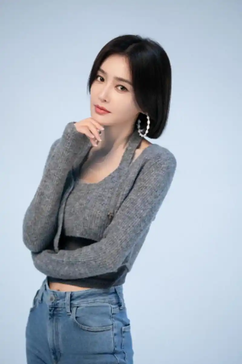 短头发的秦岚,不仅好看,气质拉满.