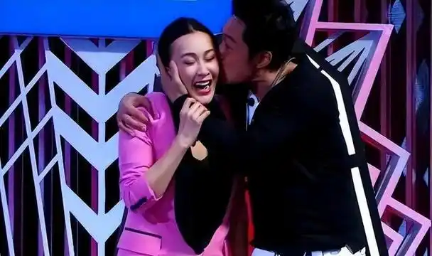 借拍戏之名行霸凌之举娱乐圈的假戏真做究竟有多可怕