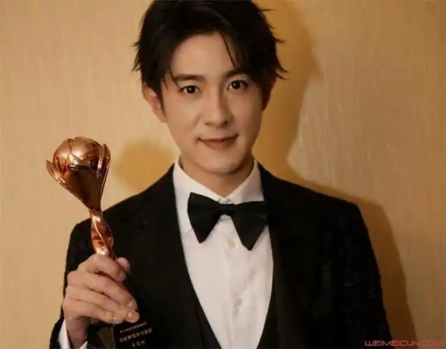 季肖冰几几年出生起底其详细资料曝年龄多大了