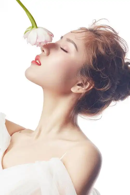 人物美容网红护肤性感小清新女模美背复古甜美性冷淡ins造型法式港风