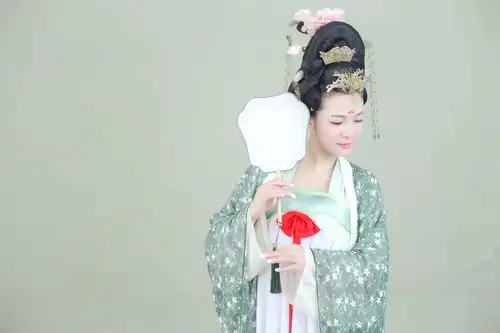 柳儿古装艺术照