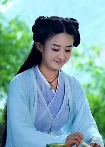 4/9 【《花千骨》赵丽颖最美造型 她性格天真,单纯善良,造型非常清新