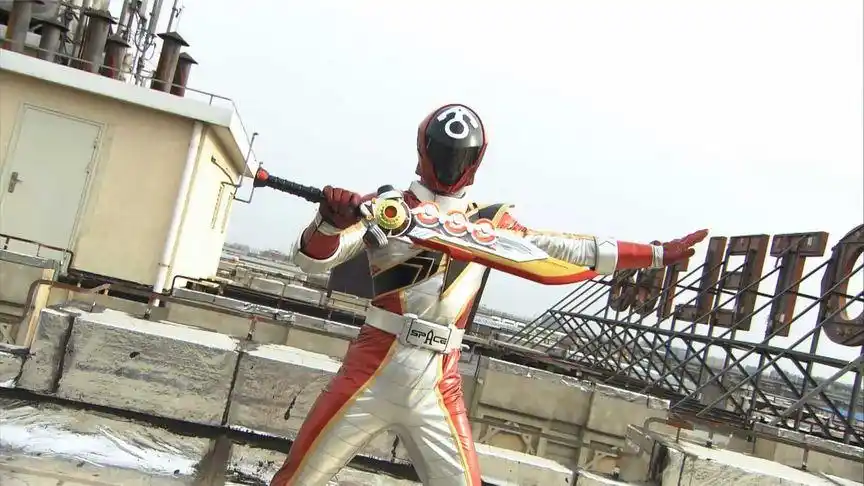 巨神战击队:为保护地球,火战卫爆发全部力量,一刀解决对手