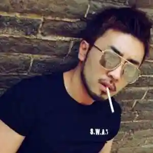 三人闺蜜头像叼烟_微信头像图片大全