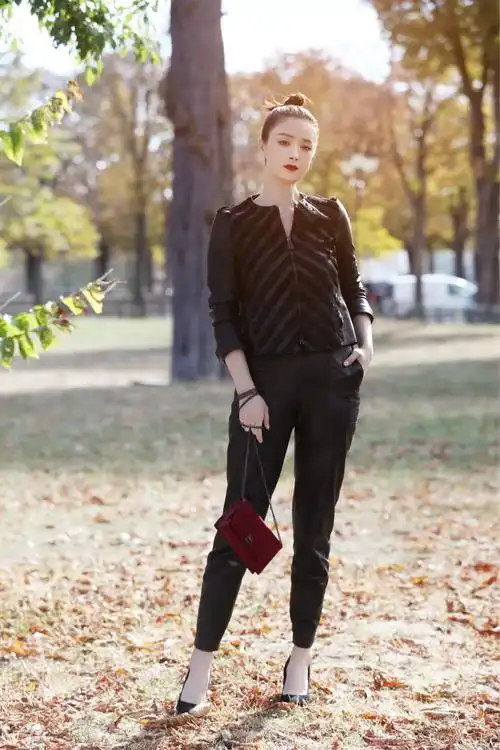 新一期《幻乐之城》,雪宝品牌形象大使蒋欣担任唱演人!