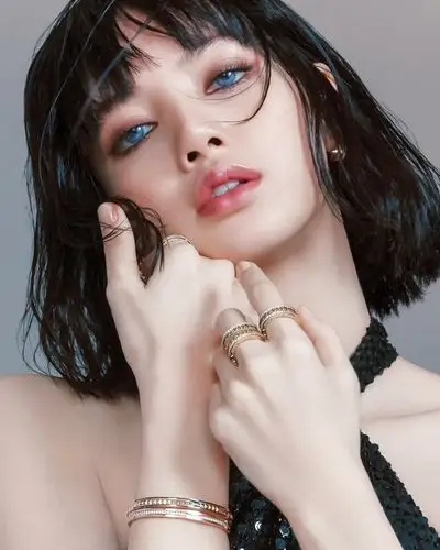 lisa壁纸背景图丨短发好绝啊