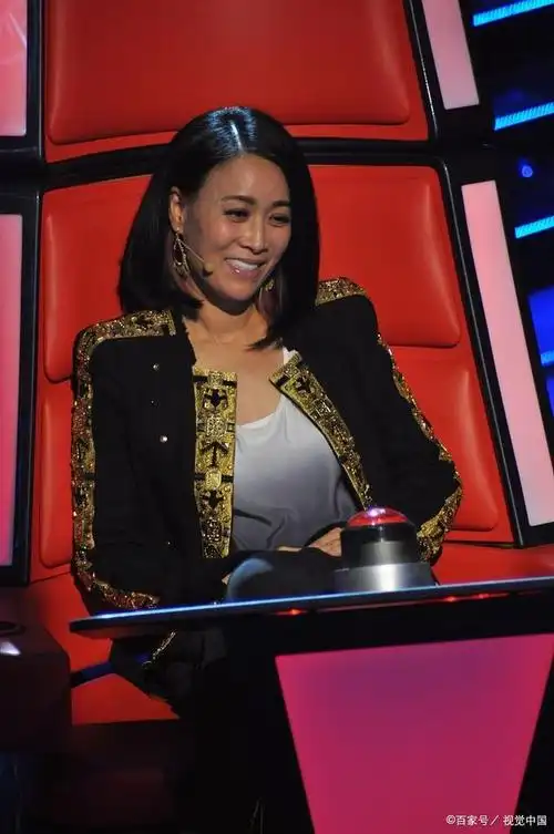 好声音风波持续升级!导师那英突然传出两个坏消息,真让人捏把汗