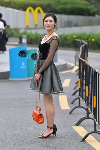 很不错的漂亮小姐姐 - 3a街拍 - 街拍购 - powered by discuz!