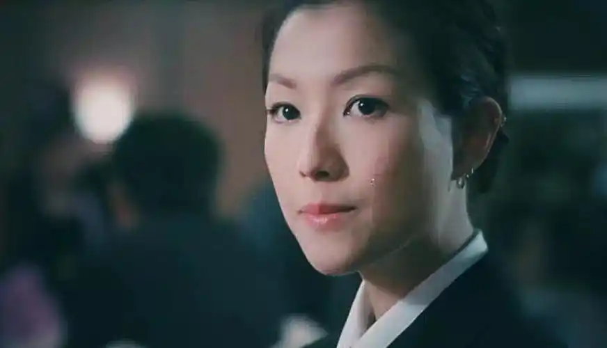 郑秀文:没什么会永垂不朽,全世界却盼你终生美丽!