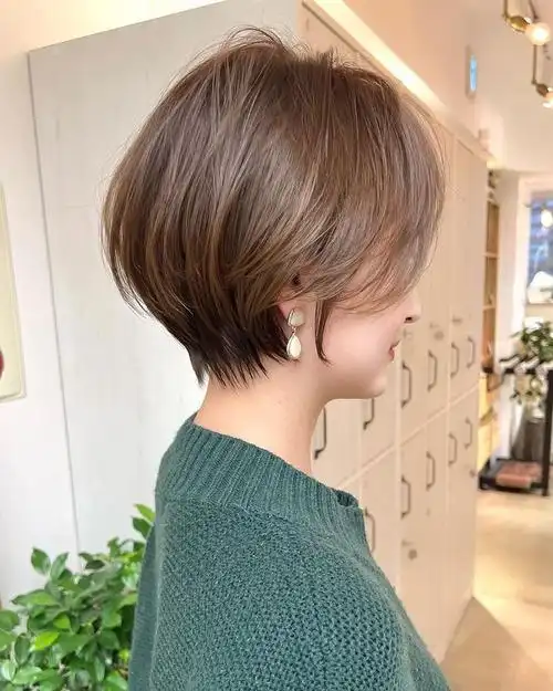 女人40岁左右,发型这样剪,利落时尚真显年轻|短发|刘海|发际线|发色