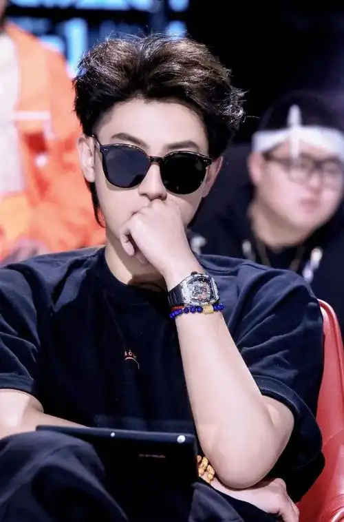 黄子韬丨阳光帅气男神高清壁纸图片精选