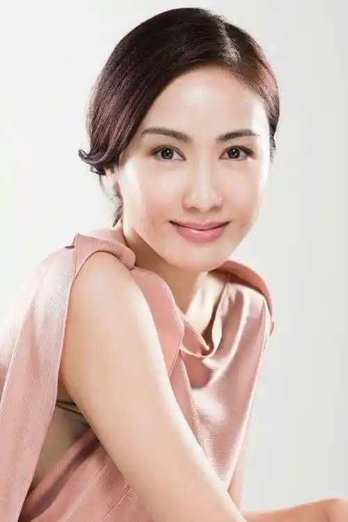 p>黎姿,1971年10月1日出生于中国香港,祖籍 a target="_blank" href=