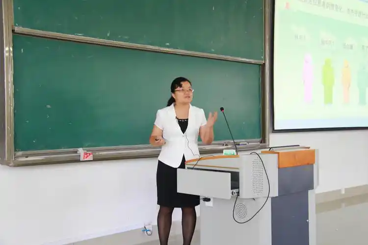 安排课后说课环节让观摩教师了解优秀的课堂教学应该具备哪些基本要素