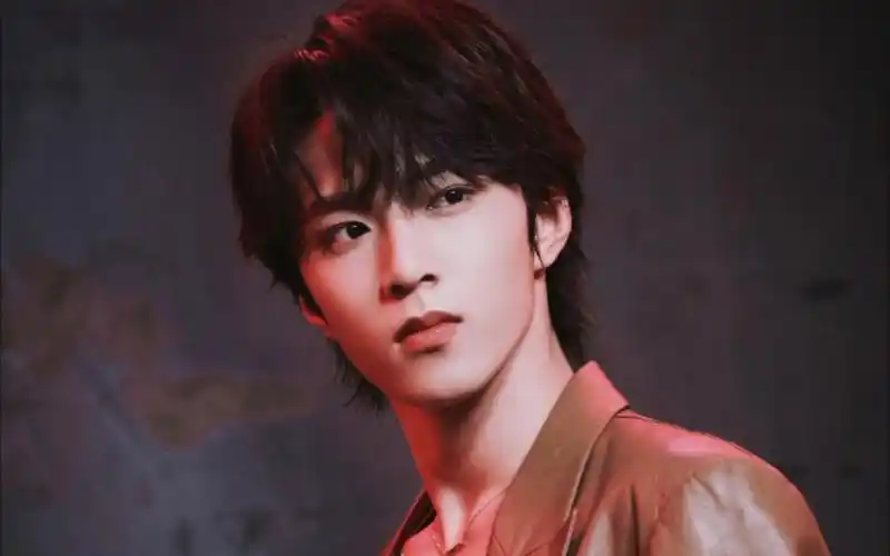 guggi 刘耀文 帅爆了!