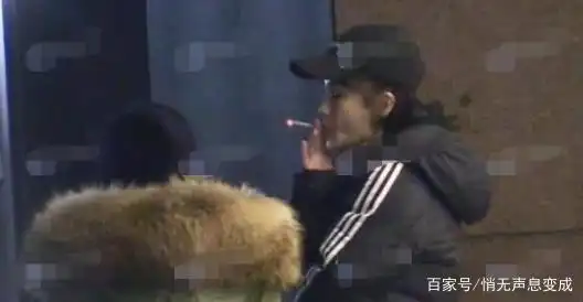 一位爱抽烟的女明星:郑爽抽烟霸气侧漏