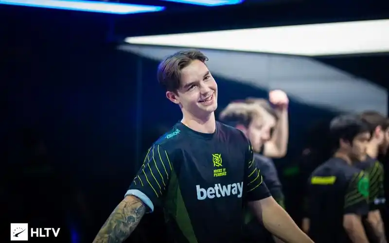 device 阿汤哥 faceit天梯 31-33 nuke 4.28