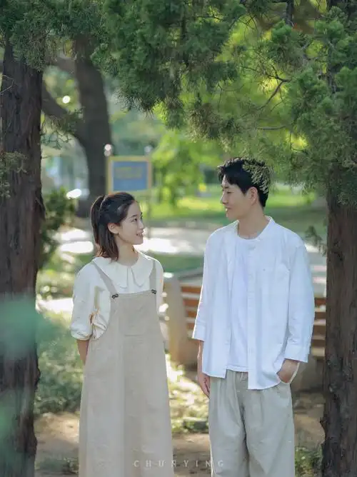 青岛情侣写真超甜情侣照见你满眼是爱意