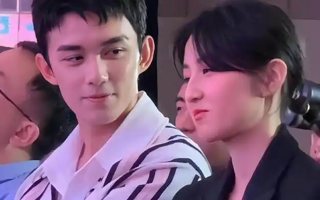 张子枫的荧幕初吻不是给了梁靖康吗?黄磊都要拿刀砍人了!