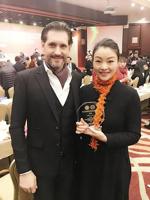 元本设计曹丽霞与国际设计大咖合影