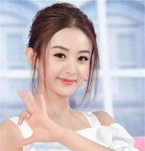 作为一个不烫染不折腾的黑长直,我身边的姐们们都以为我的头发真的没