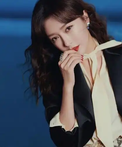 她因为美丽而被孤立,因敢说实话而被排挤,现打脸整个娱乐综艺|秦岚