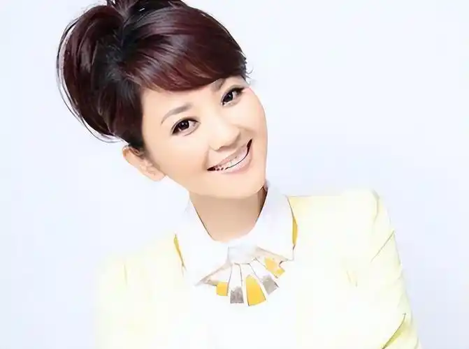 回顾主持人方琼结婚20年只生孩子不做饭副台长丈夫把她宠成宝