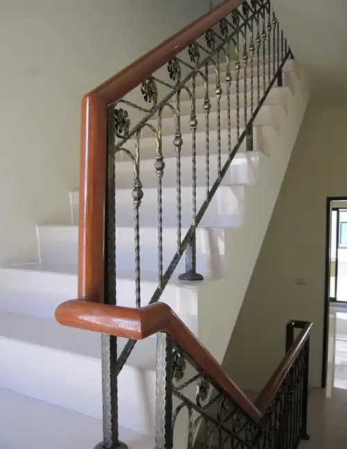 别墅复古楼梯栏杆欧式室内组合家用铁艺楼梯扶手别墅楼梯护栏