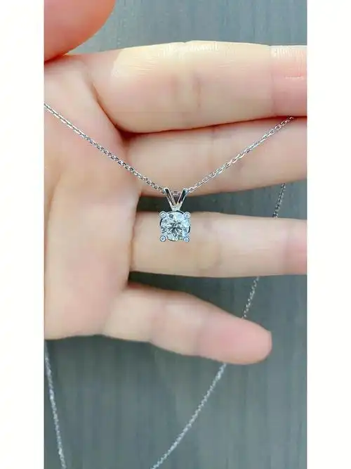 周大福一克拉钻石项链