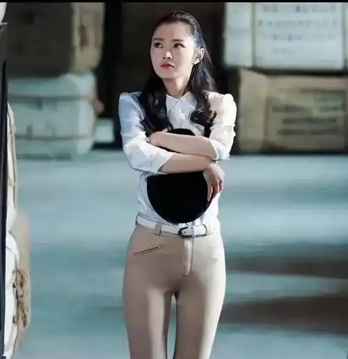 秦岚_因为_何洁