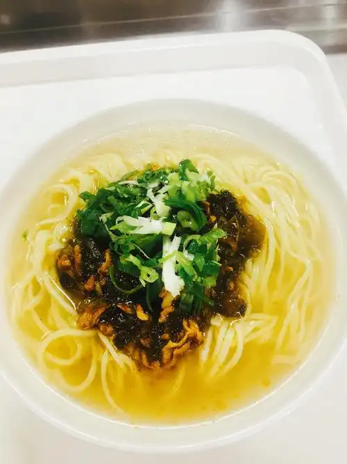 老坛酸菜肉丝面～李艳军