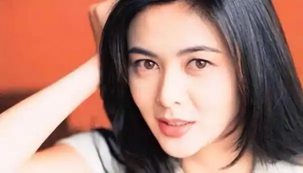 关之琳:背了那么多年高尔夫球事件的"冤枉",被刘銮雄给澄清了