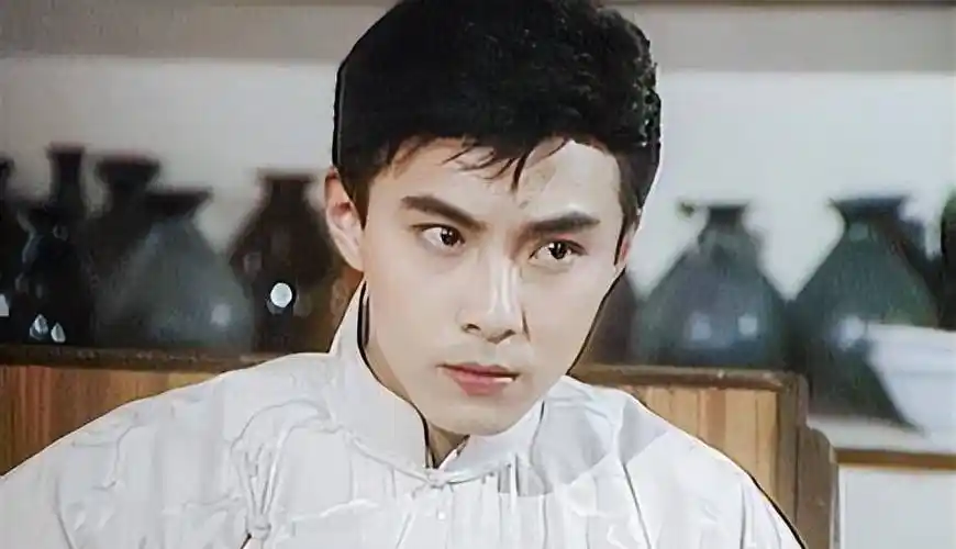 现在大家对于张卫健的古装造型印象并不是很深刻.