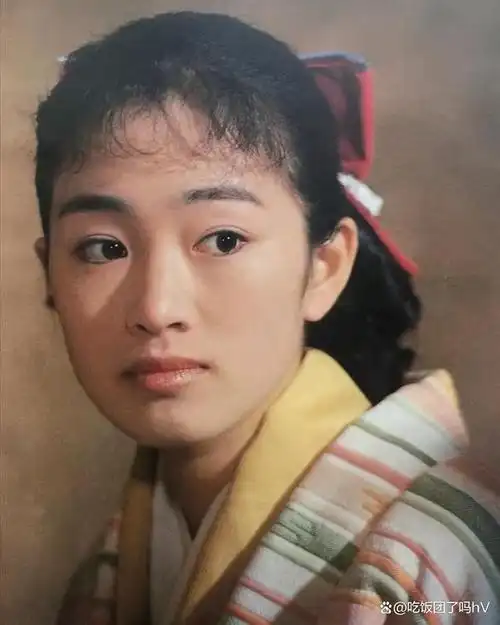 巩俐小时候的梦想并非是成为演员,而是追逐歌唱家的梦想.