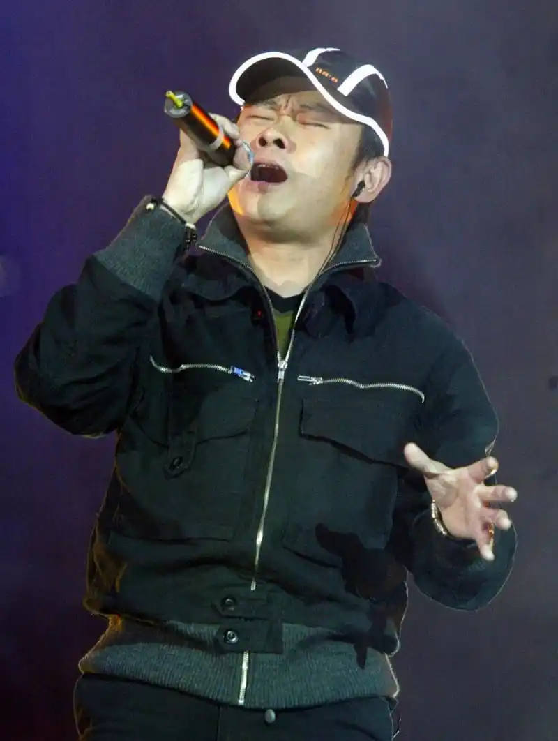 短时间内,这条抖音视频获得了数百万的点击量和点