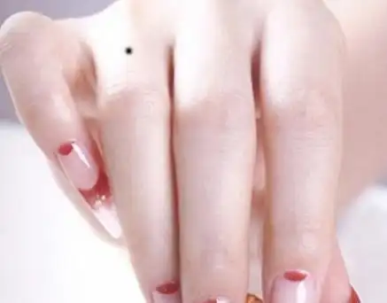 女人左手腕上有痣图解 解析女人左手痣图解对照表