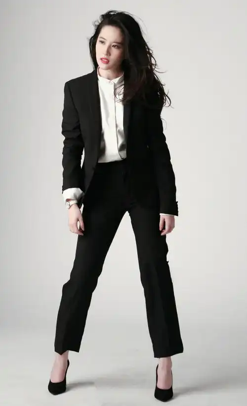 盘点了刘亦菲穿过的10套西装造型她真的是名副其实的天仙攻