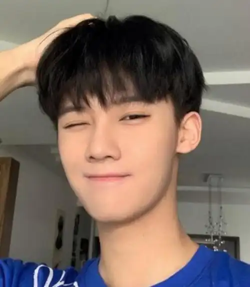 2021男生齐刘海碎发,挑选适合自己的发型_发型造型_宝妈时尚生活网