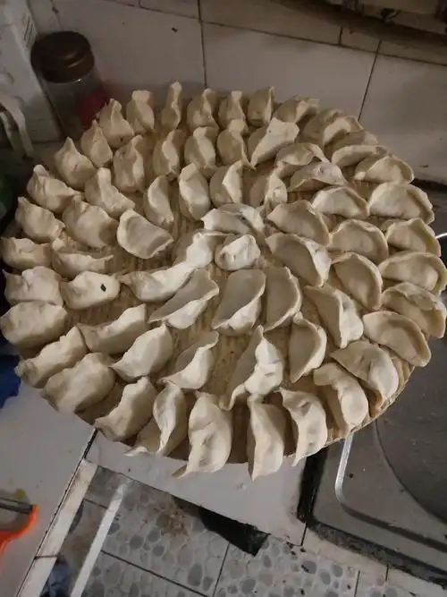 石横中心小学二年级三班周天乐之包水饺篇