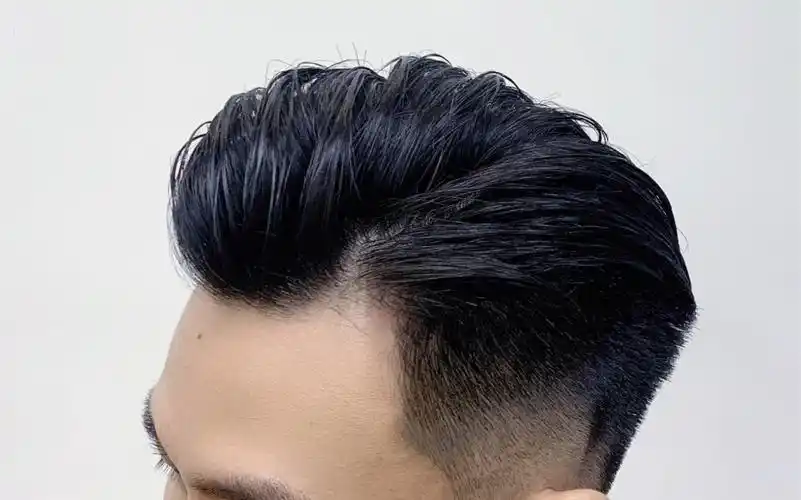 活动  背头三七分