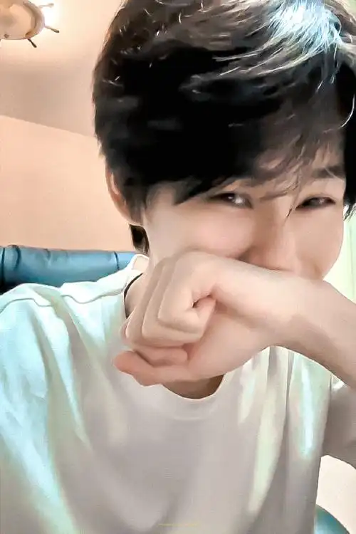 这个视频没有一帧是不可爱的@时代少年团-张真源#张真源复盘撕名牌